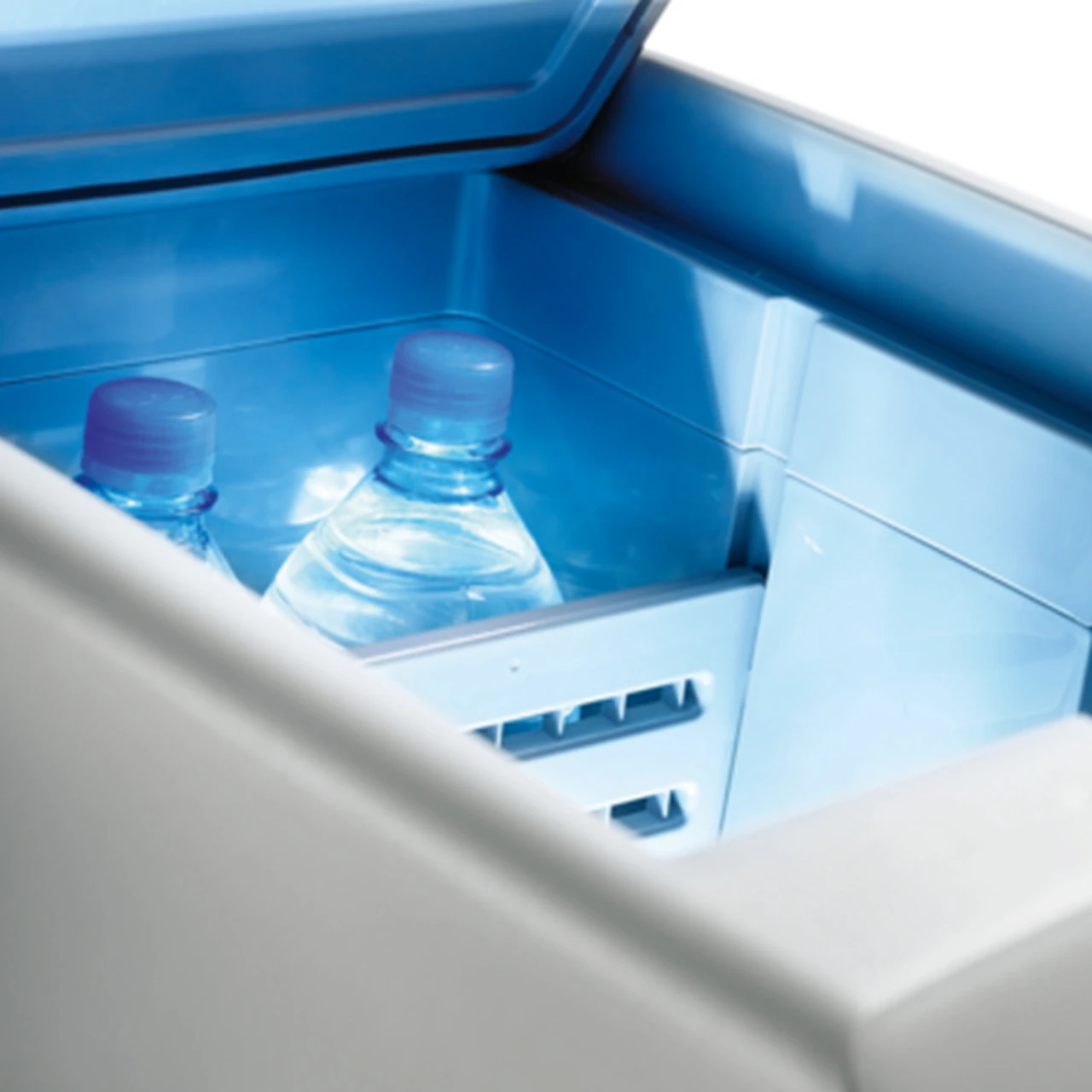 Dometic Tropicool TCX 35 Tragbare Thermoelektrische Kühlbox 7 Dometic Tropicool TCX 35 Tragbare Thermoelektrische Kühlbox – Bild 5